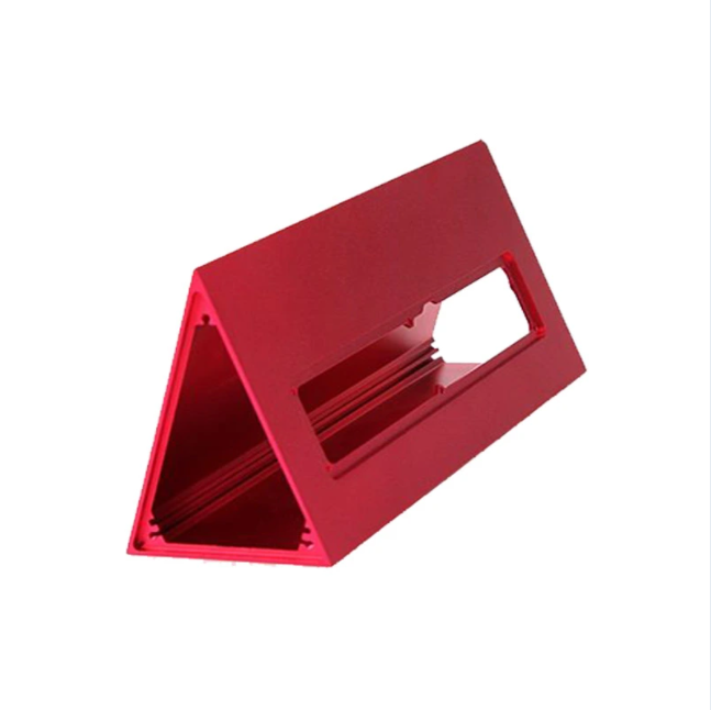Mecanizado de aluminio modificado para requisitos particulares triángulo anodizado rojo del CNC del perfil de la protuberancia